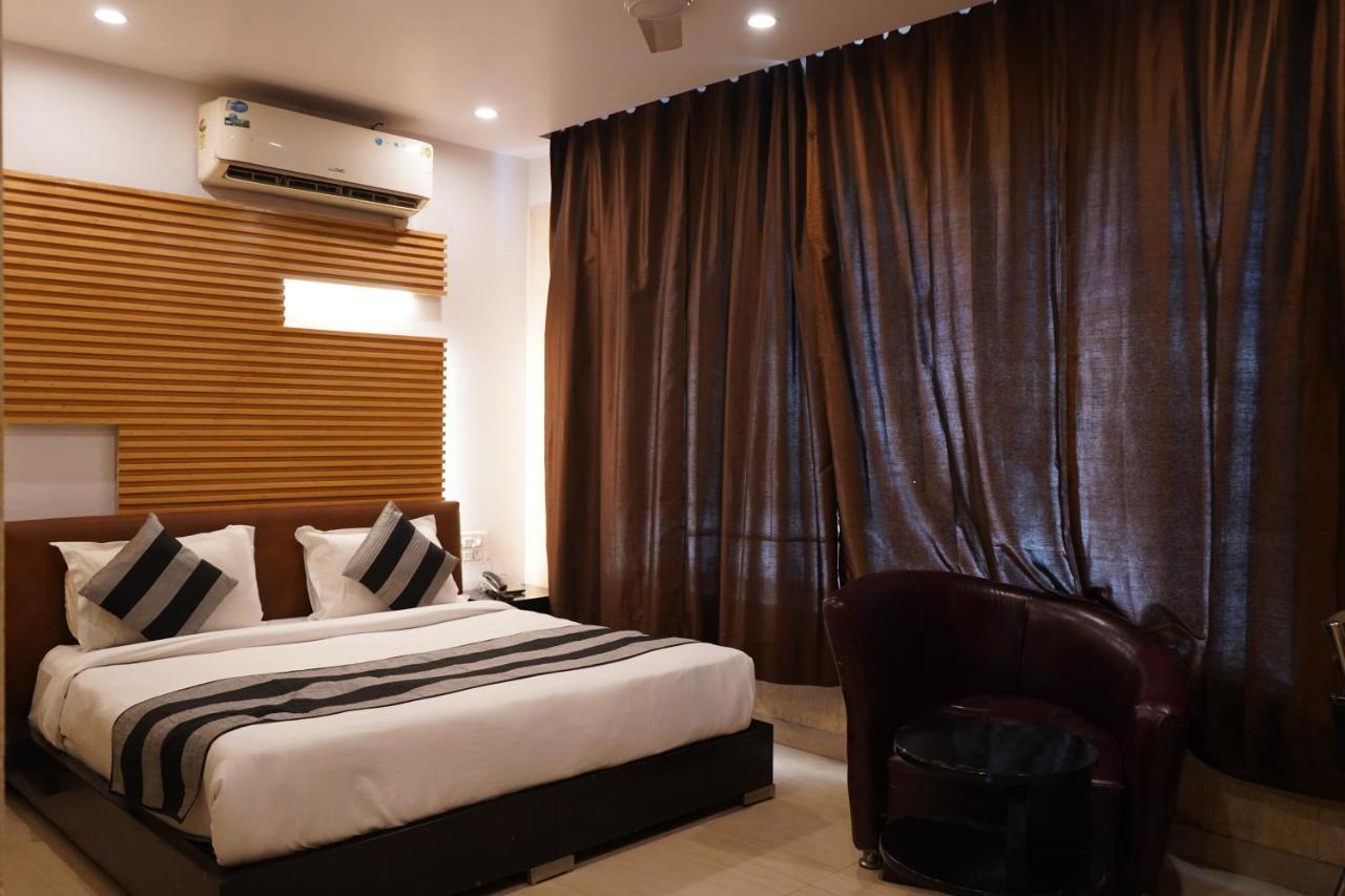 Hotel O Delhi, Near Karol Bagh Main Market And Metro Station Neu-Delhi Exterior foto